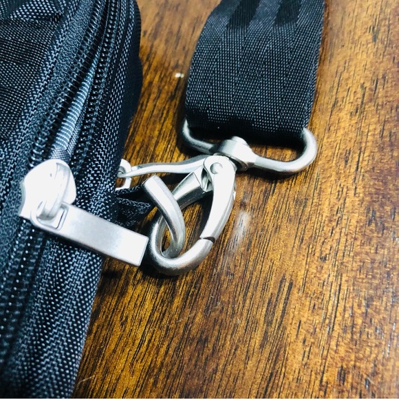 Dell shoulder hand laptop bag multiple compartment pockets black 14”X18” - Picture 11 of 15